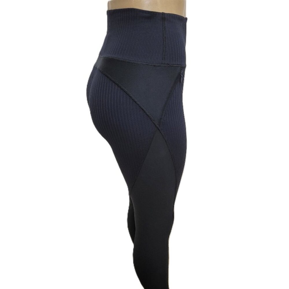 Women's Black Leggins with pockets on hips - Picture 2 of 6